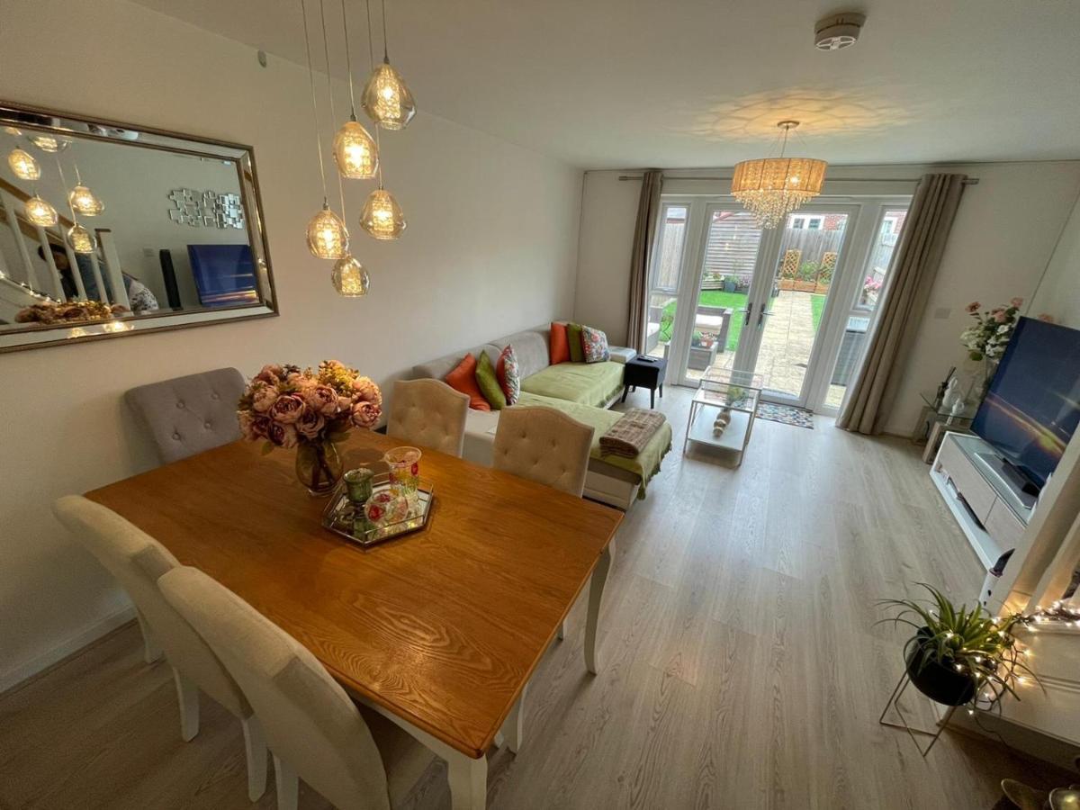 Comet place Wellingborough Buitenkant foto